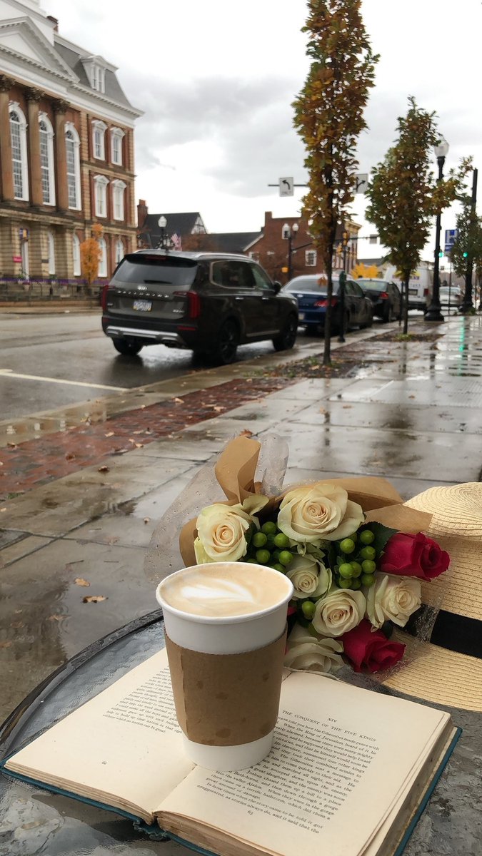 alkuwari_aj's tweet image. صباح الخير وبعد.. مهما عبرتك الأزمات وأثقلت حيلك واحزنتك كثرتها.. تذكر انها فترة وبتمر ...🙏🏻🤍