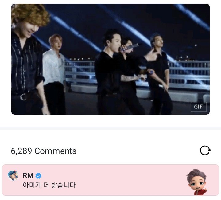 bxyeolse's tweet photo. [🍀] Namjoon | Weverse 

👤: ¿Brilla más el sol o la luna? ¿las estrellas? todas son cegadoras..
¿O Jimin es más brillante?
¡Jimin! tu existencia brilla más que el sol, las lunas, las estrellas.
no podemos dejar de mirarte...

🐨:: 'ARMY brilla más que todo'

@BTS_twt | #RM https://t.co/HvEIfoy4yf