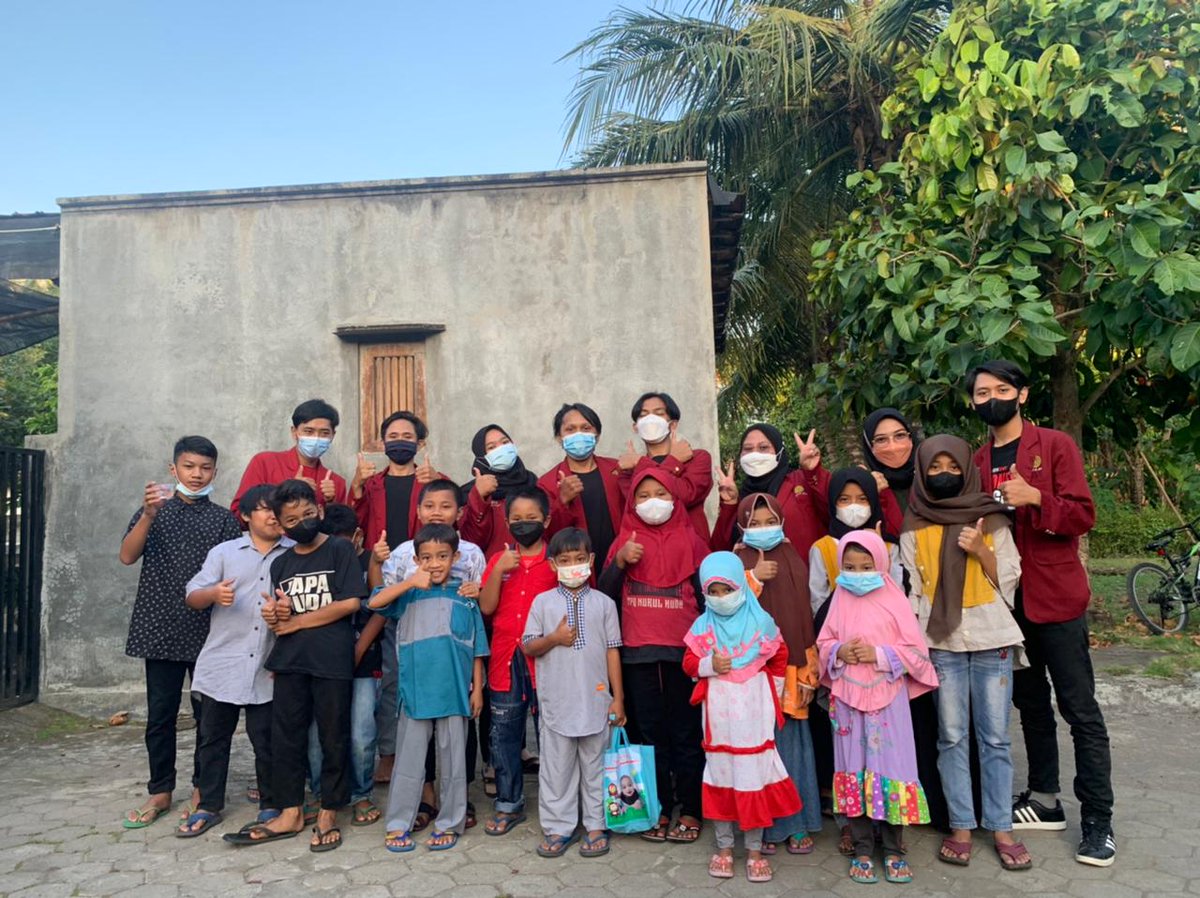 ujunglingkaran's tweet photo. Memberikan pemberdayaan kepada Masyarakat merupakan momen yang tak bisa dilupakan. 

"Saat engkau telah berhasil mencapai tujuan, maka engkau akan merasakan dan mengerti betapa indahnya kata perjuangan dan pengorbanan."
#UMKMEXPO #UMKMEXPOUMY @UMYogya @kknumy https://t.co/xy4GMobolW