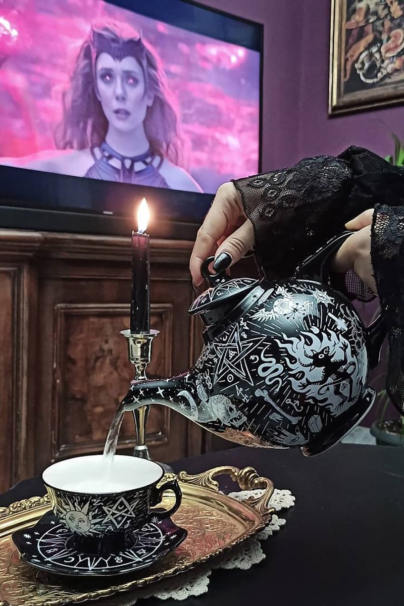 VampireFreaks's tweet photo. What's your favorite type of tea? Brew it in the fabulously spooky New Spiritualis Teapot 😍☕

#goth #gothic #alternativestore #gothstore  #vampirefreaks #tealover  #gothicstore #emofashion #alternativefashion #teafreak https://t.co/Ilvr91Y446