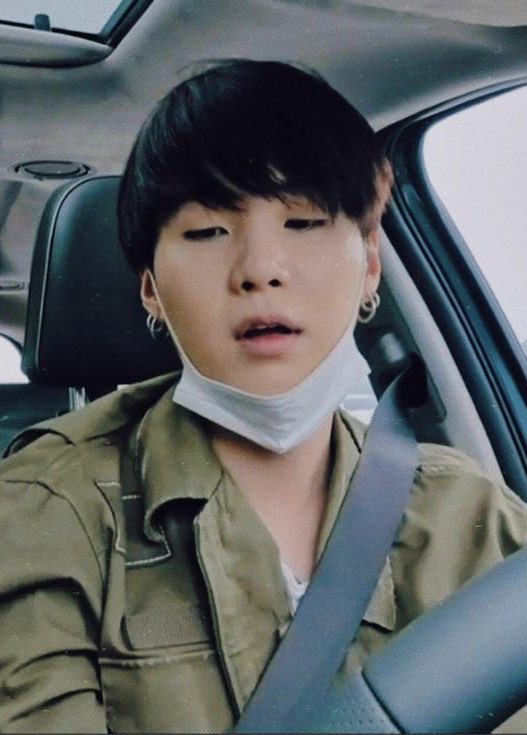 minjenel's tweet photo. Yoongi driving me crazy.🤪💜 #ARMYSelcaDay #ARSD @BTS_twt https://t.co/wUYVWtOXqr