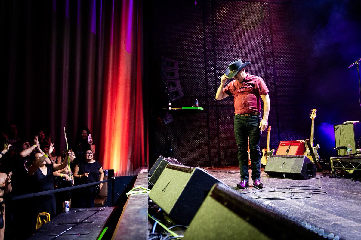 Joe’s other band the Sweet and Tender Hooligans have an EP out! 6 songs covering The Smiths/Morrissey all in espanol! Avail on all platforms! Spotify: open.spotify.com/album/58oZZsdc…

Retweet por favor!