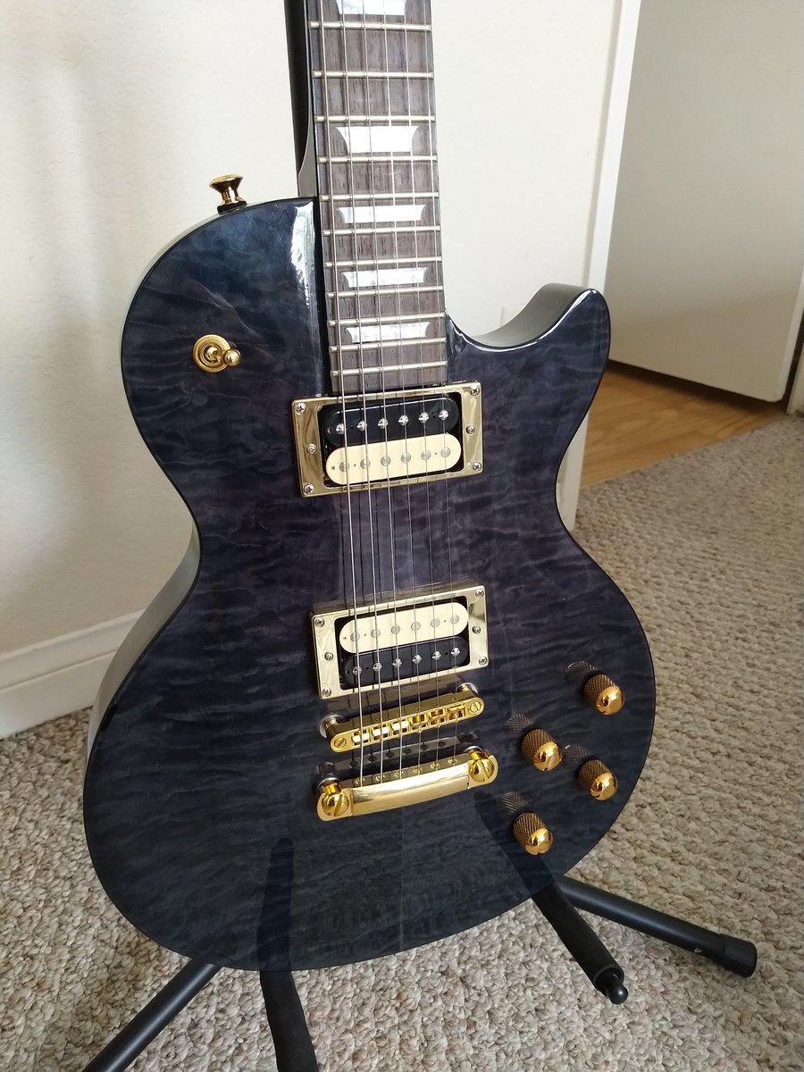 hyperfx's tweet image. I can&apos;t even remember the last time I posted something on this Twitter account, so here&apos;s a few random photos for anyone following me to enjoy #randompic #Minions #guitar #Guitarist #swedishfish #Halloween