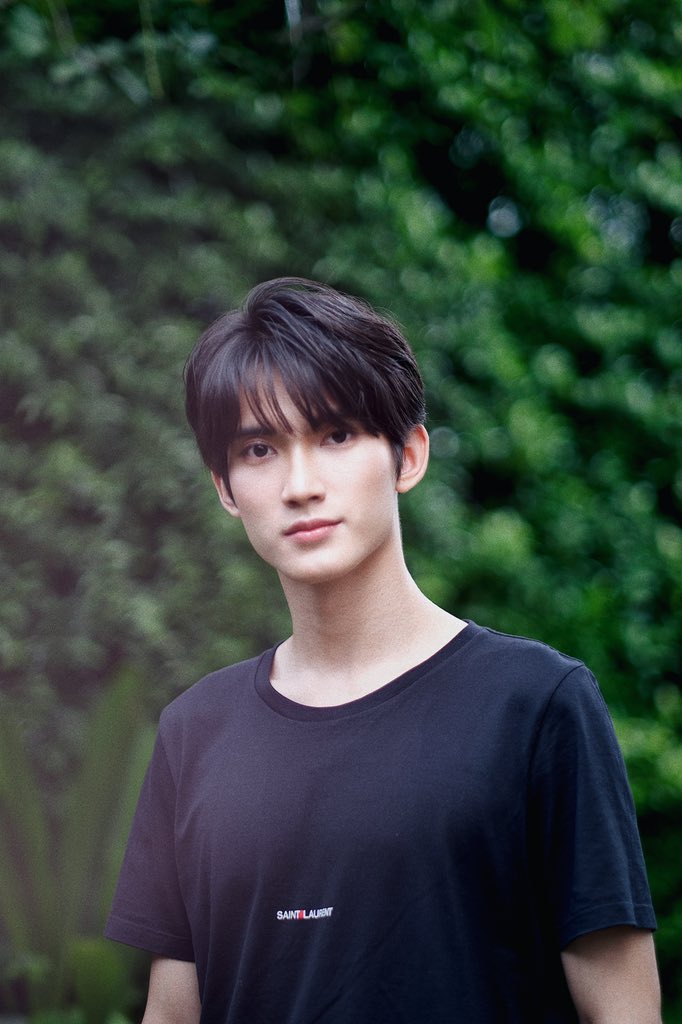 Sixsuperstars's tweet photo. I couldn’t find a words that will describe my feelings of how proud I am. This boy has been working so hard on improving himself and its such a dream to see him growing in this with so much love from everyone. Thank you everyone 🥺#500kAlwaysWithFirst https://t.co/2MYO4JeT2g