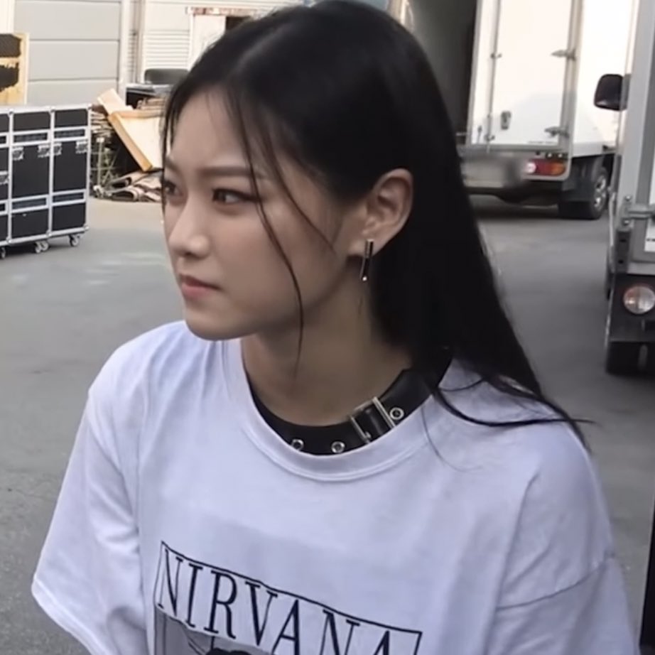 KHYZONES's tweet photo. coming  back  to  say  i  love  her https://t.co/3BZGtz0RIw