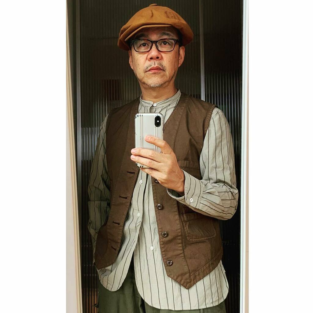 バンドカラーシャツのLivingstoneとワークベストのMarcyに軍パン。
ここ何年も秋の初めはこの格好。
#soundman
#サウンドマン
#bandcollarshirt 
#workvest 
#waistcoat 
#workshirt
#2021aw
#heritagestyle
#vintagestyle 
#heritagemenswear 
#madeinjapan instagr.am/p/CTgSkK5pHhl/
