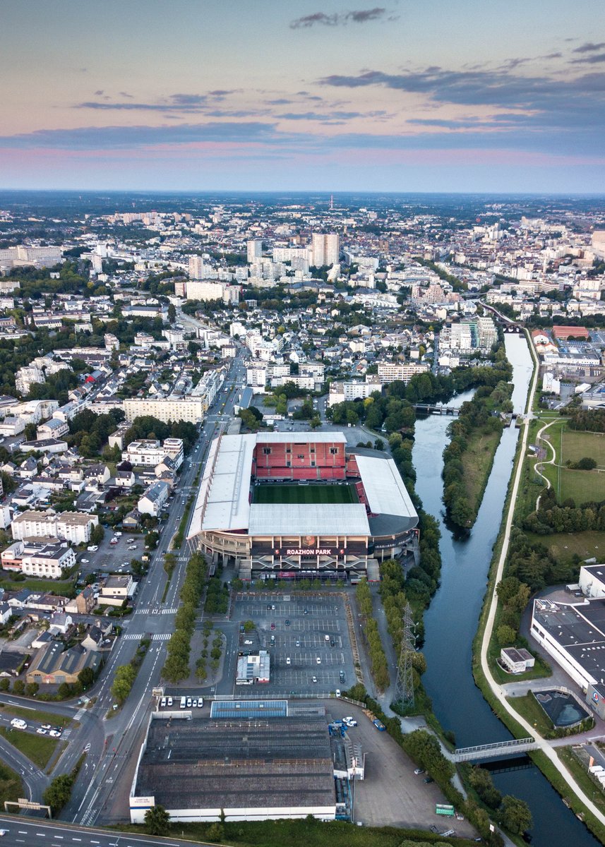 staderennais's tweet photo. 𝗛𝗼𝗺𝗲 🔴⚫

Retour au 𝐑𝐨𝐚𝐳𝐡𝐨𝐧 𝐏𝐚𝐫𝐤 dimanche 😍🔜 

📸 @MaelPlt https://t.co/DXxPK6j47S