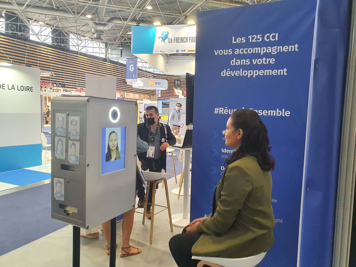 3DSfrance's tweet photo. Vous pouvez repartir du @Salon_GI avec votre portrait, en vous rendant sur le stand de la @ccifrance (📍 Hall 1, 1E49).

Amale Hendouz (ingénieur solution chez @3DSdelmia) n'a pas hésité à s'y rendre. Qu'attendez-vous ? 📸

#GiLyon21 https://t.co/fKvcG5gguf