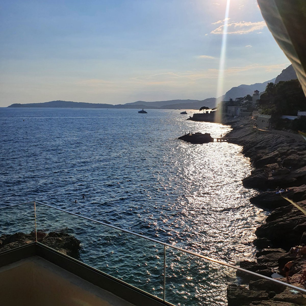 Beautiful #sunset in Cap-d'Ail #CotedAzurFrance @VisitCotedazur  #FranceMagique #NaturePhotography #lapinede