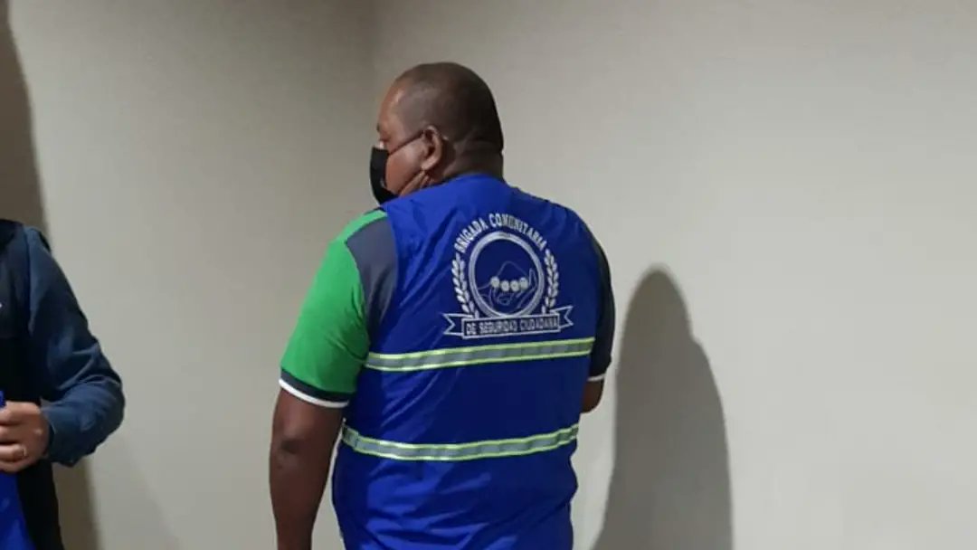 JPHuaquillas's tweet photo. Huaquillas|@Erik_Feijoo36 Cuando existe compromiso. existe gestión, gracias por permitir ayudarlos para que su trabajo se refleje en los Huaquillenses
#CapacidadParaCambiar
#GobiernodelEncuentro
#GobernacionDeElOro
#SeguridadCiudadana
#HuaquillasSeguro https://t.co/6tUAkcN8uf