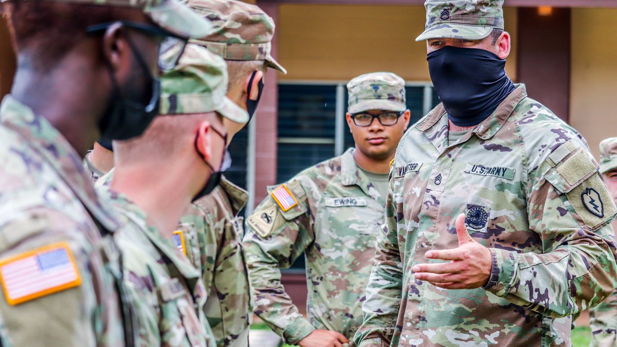 Learning about the importance of Military Traditions, like Drill & Ceremony, from the Basic Leaders Course Instructors is always effective for our BLC Students

#TrainToLead⚡️ | #TropicLightning | #StrikeHard | #AmericasPacificDivision | #byExample

@NCOLCoE  - @25thID - @USArmy