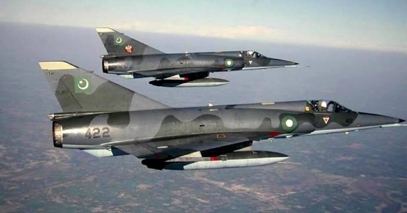 i_am_Namjoonist's tweet photo. We owe it to the blood, sweat, and tears of our valiant armed forces for standing their ground and ensuring the safety of millions. Wishing all Pakistanis a
#Happy_Defence_Day
#Sep7
#PAF
#PakistanAirForceDay 🤍💚 https://t.co/HLPqR1H793