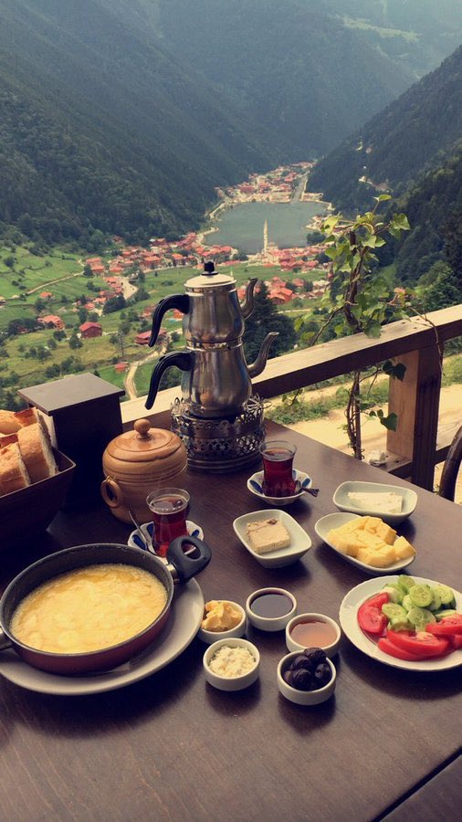 mooni_8045's tweet image. اللهم اجعلنا ممّن إذا انعمت عليهم شكــروا 
وإذا ابتليتهم صبروا ، وإذا أذنبوا استغفروا 
اللهم إنّا نسألك صباحاً يتجلّى فيه لطفك ، ويتّسع فيه رزقك ، وتمتد فيه عافيتك ، ونستفتح فيه برحمتك
#صباح_الخير