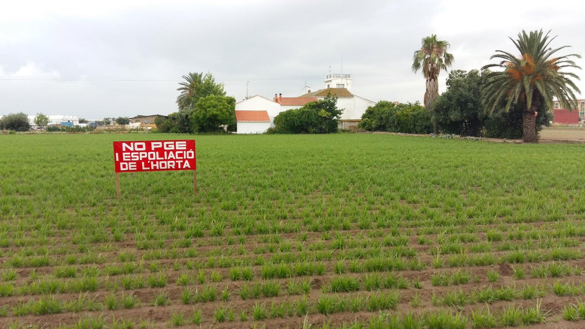 👉Els últims dies  l’equip de govern d'Alboraia està inundant xarxes i mitjans de comunicació  municipal amb publicitat sobre el seu #PGE. Projecte que el PSOE d’Alboraia ha preparat, sense la col·laboració del veïnat i partits d’oposició. Cal explicar perquè #noeselmeuPGE ⬇️