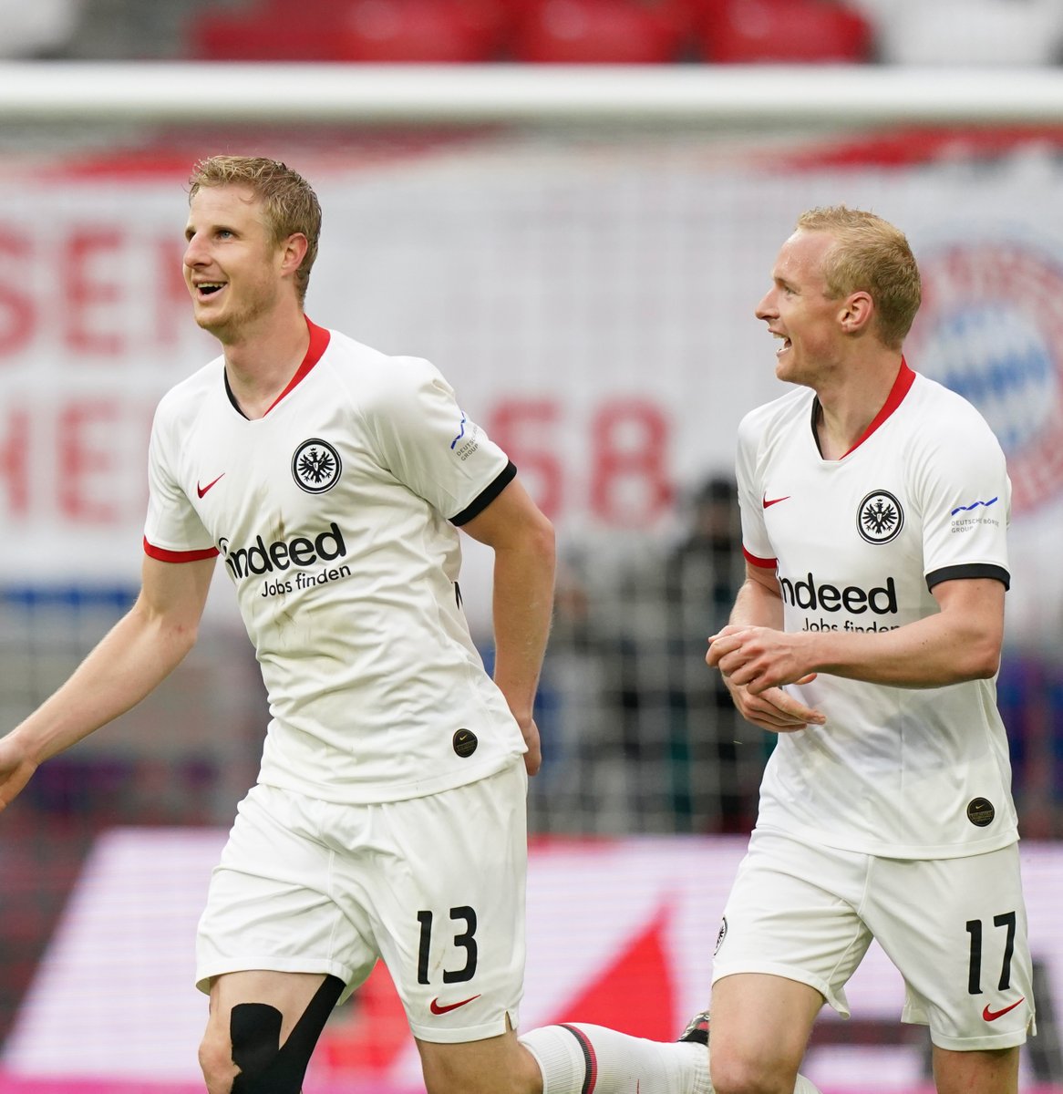 Sebastianrode20's tweet photo. Happy Birthday, Hinti! ✌️😊🎂 #SGE https://t.co/6IOB0CF73M
