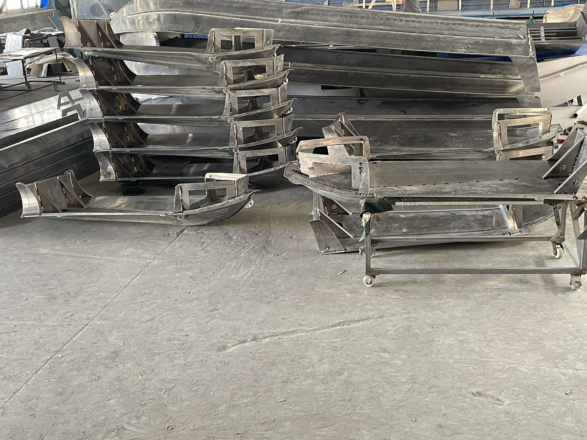 911Fastboat's tweet image. Some of the hulls has been finished and some of them are ready to be finish,doing things have to be step by step that is life!