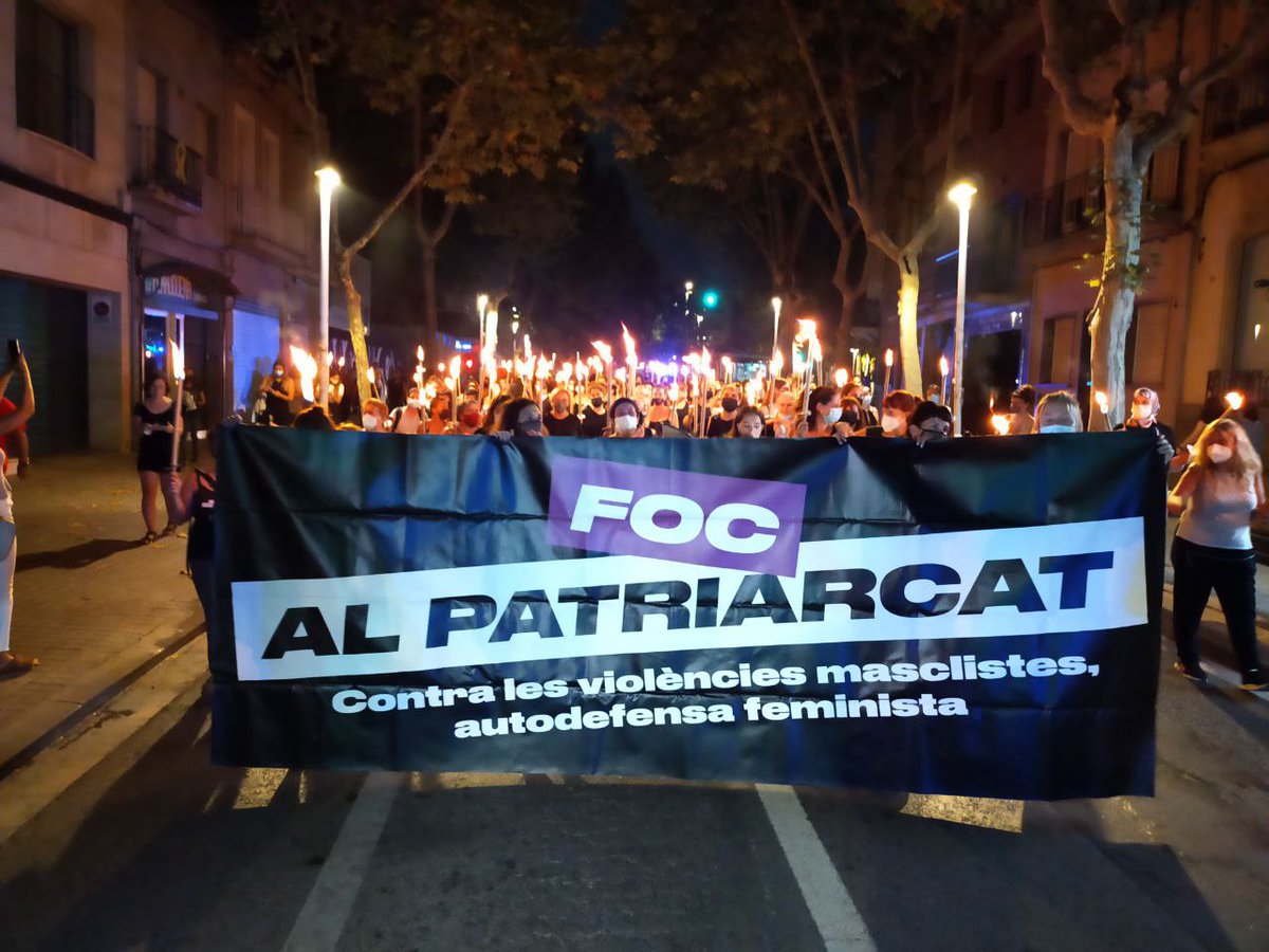 Hem sortit al carrer per mostrar el nostre rebuig a les agressions masclistes que han patit dones de la nostre ciutat durant la Festa Major de Sabadell.

Sortim també per exigir millores en el circuit de prevenció de violències masclistes de l'<a href="/Aj_Sabadell/">Ajuntament Sabadell</a> 

Foc al Patriarcat!🔥