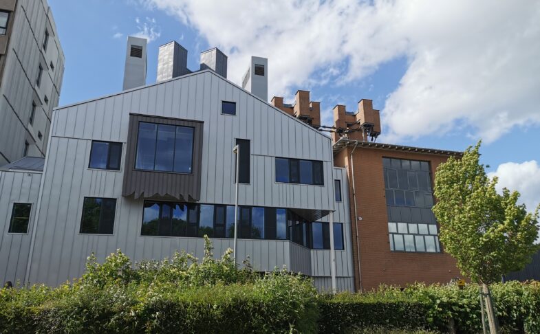 THEATRE: Following its redevelopment, <a href="/ContactMcr/">Contact</a> is set to welcome the public back into the building this autumn!

There's a phenomenal reopening programme, brand new facilities, improved accessibility &amp; top-notch food from <a href="/ChaatCart/">chaat cart 🐝 aarti</a> - read more here 👇

creativetourist.com/venue/contact-…