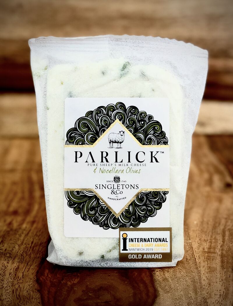 Singletons1745's tweet photo. Summer seems to have decided to make a reappearance! If you're making the most of it, our Parlick sheep's cheese blended with juicy Nocellara olives makes the perfect topping for a bowl of crispy salad.

#Singletons1745 #Summer #CheeseSalad #SheepsCheese #Olives #BlendedCheese https://t.co/S6Nq3fu1AT