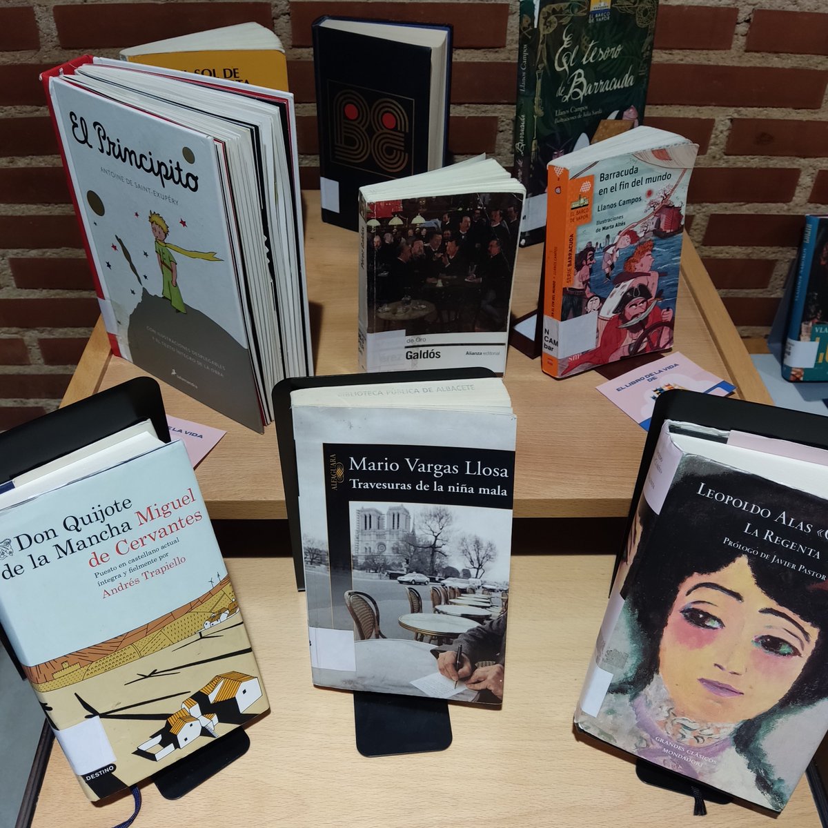bpe_albacete's tweet photo. Ya podéis visitar en el rellano de la primera planta la exposición "EL LIBRO DE NUESTRA VIDA". Muchas gracias a todos los que han participado en su elaboración : #Laura, #MCarmen, #Eva, #Juan, #MÁngeles, #Beatriz, #María, #Eusebio, #Mercedes, #Pablo, …📚❤️❤️
#bibliotecaspublicas https://t.co/Ayad3DAQy7