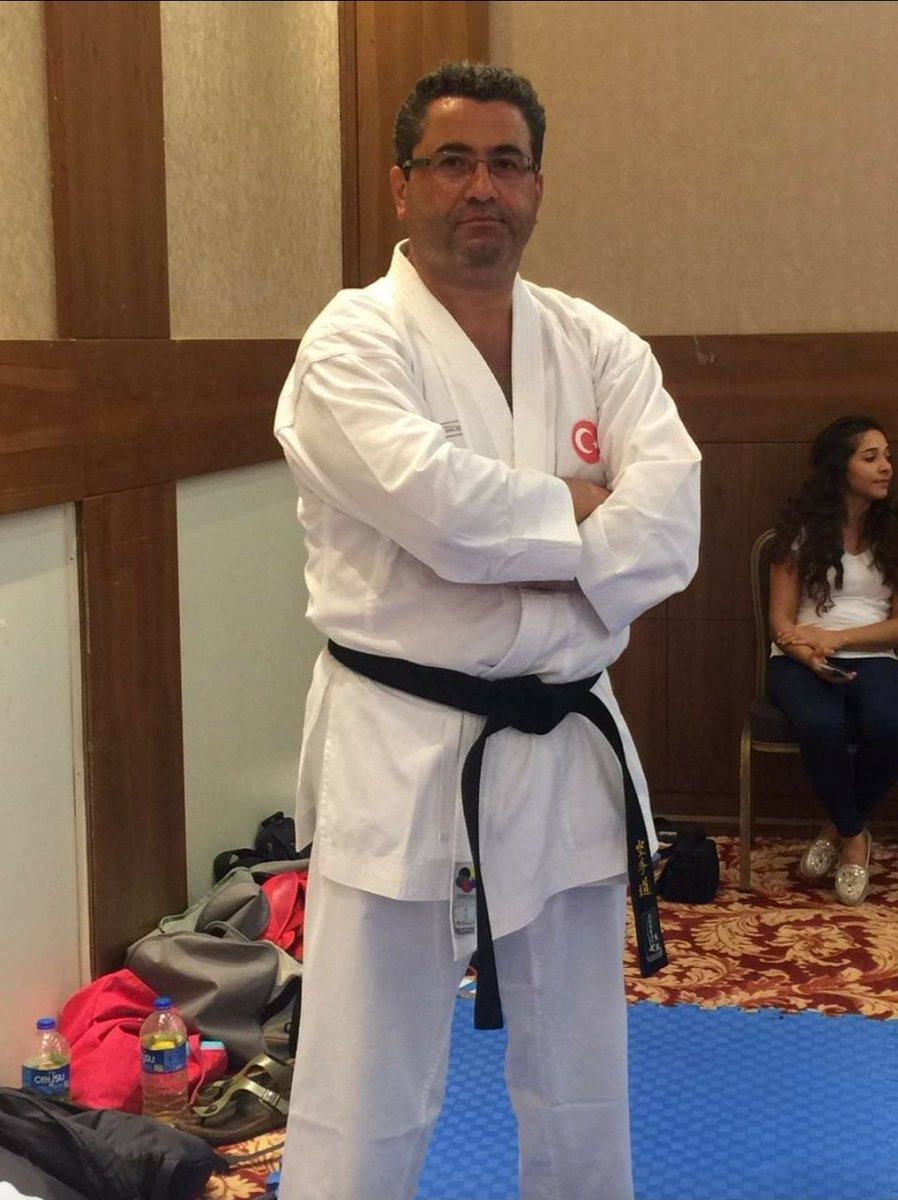 ecvetk's tweet photo. Beden ölür çürür, cana bakın siz.
Kim kiminle yürür, ona bakın siz.
Bırakın dönsün dönme dolaplar. 
Haktan, hakikatten yana bakın siz.
              Abdurrahim KARAKOÇ 

Haktan, hakikatten yana olanlara selâm olsun...

Ecvet Kurt https://t.co/oOh2sRMPvF
