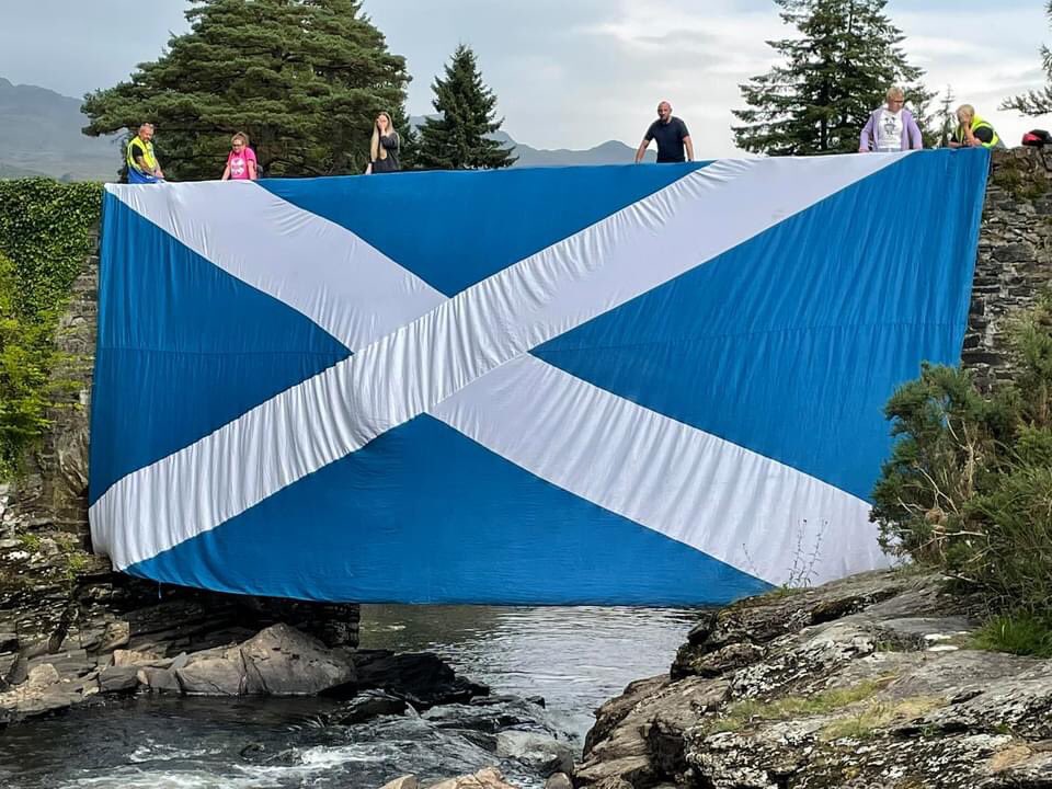bridges4indy's tweet photo. Falls of Dochart https://t.co/uEnydBB3u5