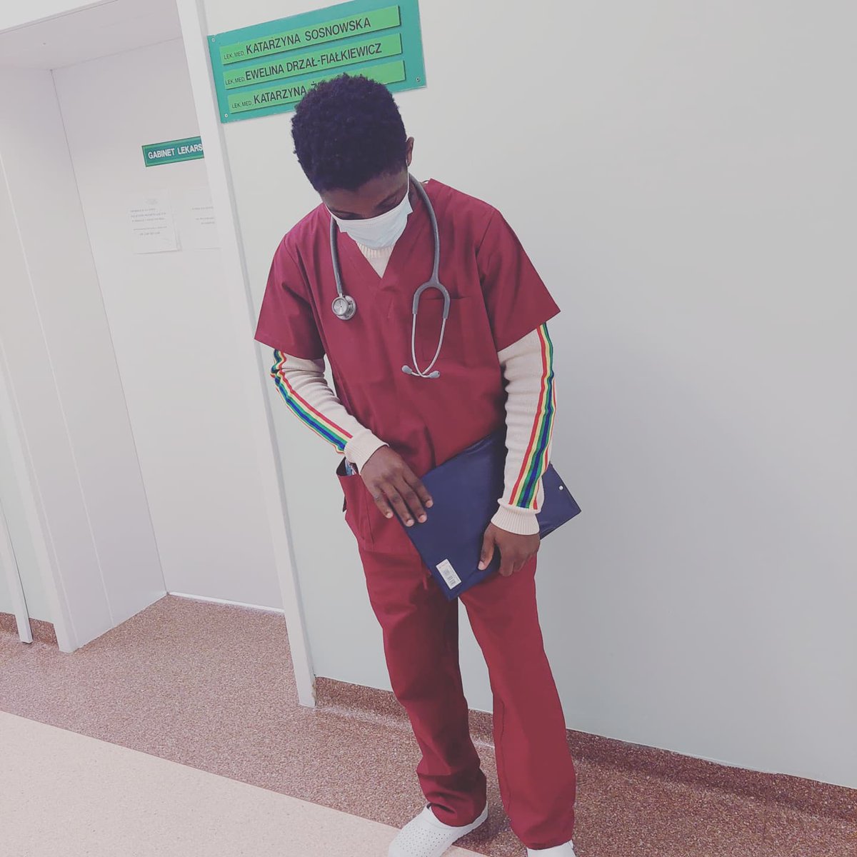 D_Oracle11's tweet image. #NewProfilePic
🇳🇬🇵🇱💉🧪💊