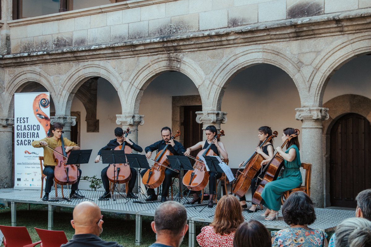 RibeiraSacraCultural (@ribeirasacrac) on Twitter photo Sexteto de violocellos en el Monasterio del Divino Salvador de <a href="/concellopanton/">Concello de Pantón</a>
F.Arias, A.Gómez, A.Foster, E.Arderius, M.Gimferrer y Beatriz Blanco
¿A que volveríamos a escucharlo? Seguro que sí! Sexteto de violocellos en el Monasterio del Divino Salvador de <a href="/concellopanton/">Concello de Pantón</a>
F.Arias, A.Gómez, A.Foster, E.Arderius, M.Gimferrer y Beatriz Blanco
¿A que volveríamos a escucharlo? Seguro que sí!