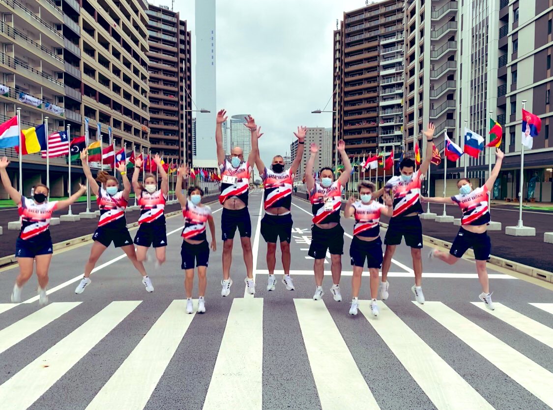 What a Games <a href="/ParalympicsGB/">ParalympicsGB</a> absolutely smashed <a href="/Tokyo2020/">#Tokyo2020</a>. A very special encounter with <a href="/JJChalmersRM/">JJ Chalmers</a> at the airport. #unitedbyemotion #nowords #hugs #wedidit #impossibletoignore #inittogether #Nurse #C4 #Japan🇯🇵🇬🇧