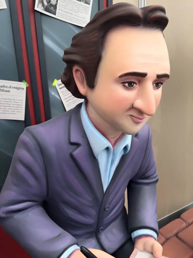 navedelmisterio's tweet photo. Yo también he ardido en algunas fallas.
Ni el premio al Ninot me salvó del fuego. Un honor. https://t.co/H32xNu53pD