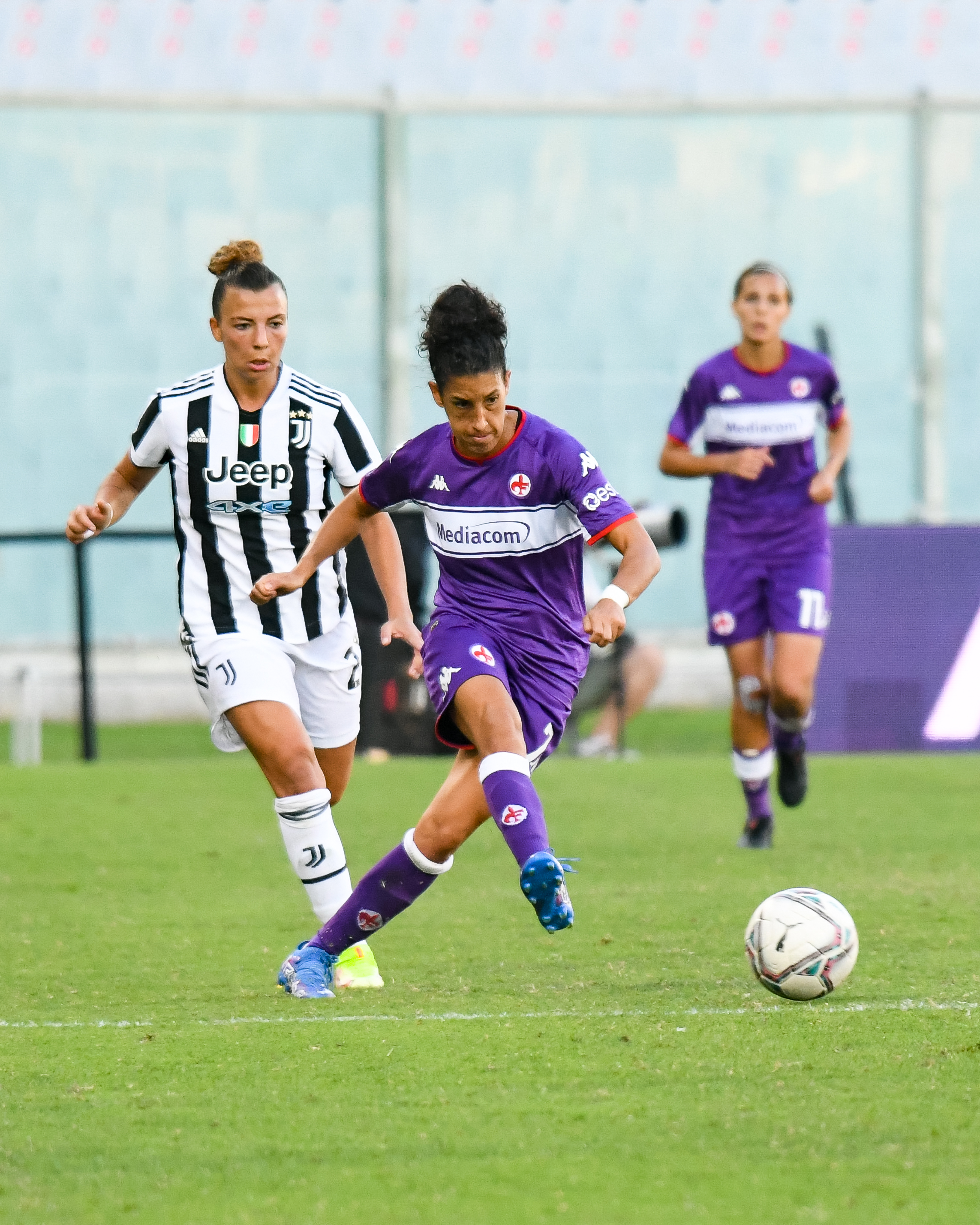 Claúdia Neto é reforço da Fiorentina - Renascença