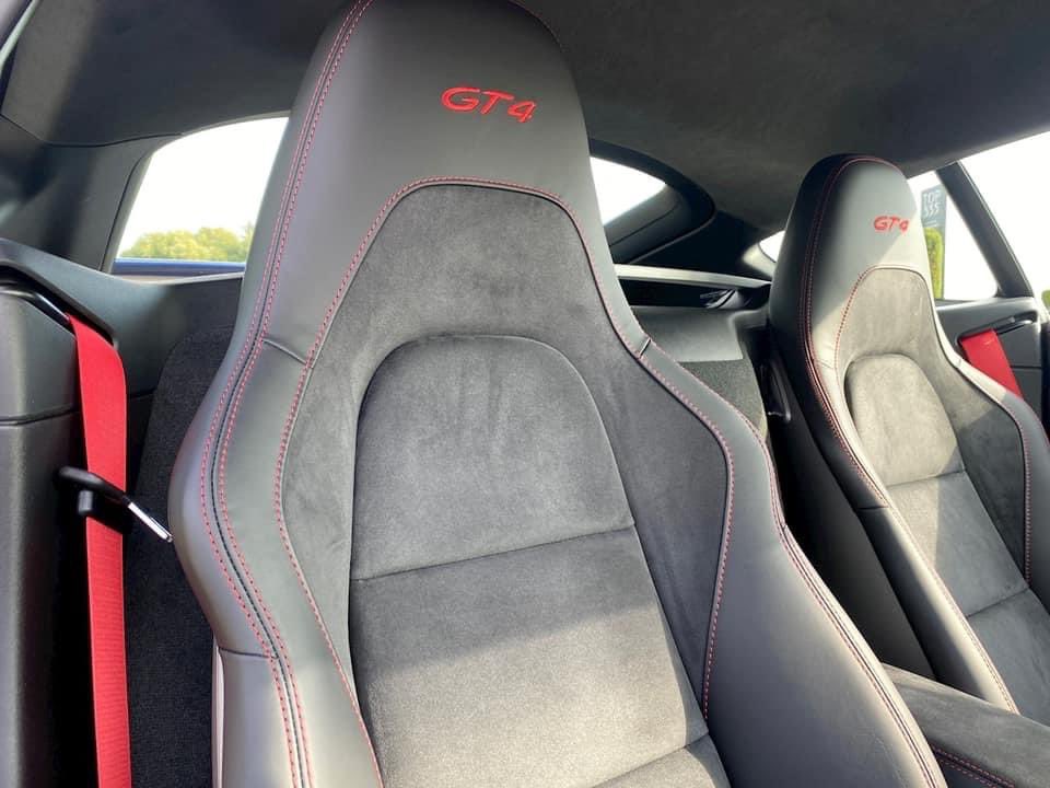 TOP555Cars's tweet image. How good does this Gentian Blue GT4 look! 👀

#TOP555 #TOPCars #TOPporsche #Gentianblue #GT4