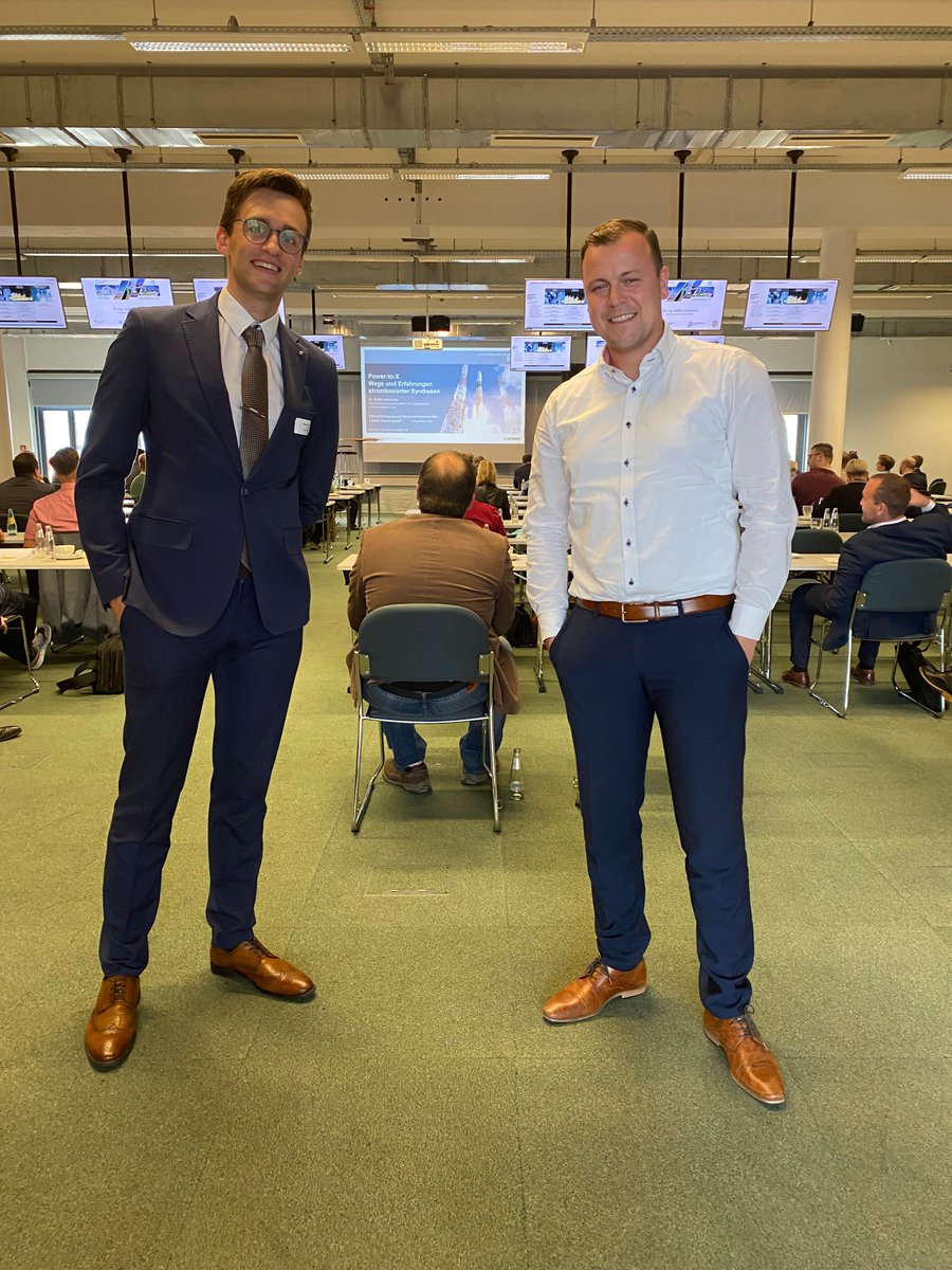 Wir sind heute mit vielen Expertinnen und Experten aus der #Wasserstoffbranche im Austausch auf der Energiefachtagung und dem Netzwerktreffen des #Wasserstoffnetzwerkes #Lausitz – #DurcH2atmen
#grünerWasserstoff #hlg #h2 #wasserstoff #strukturwandel