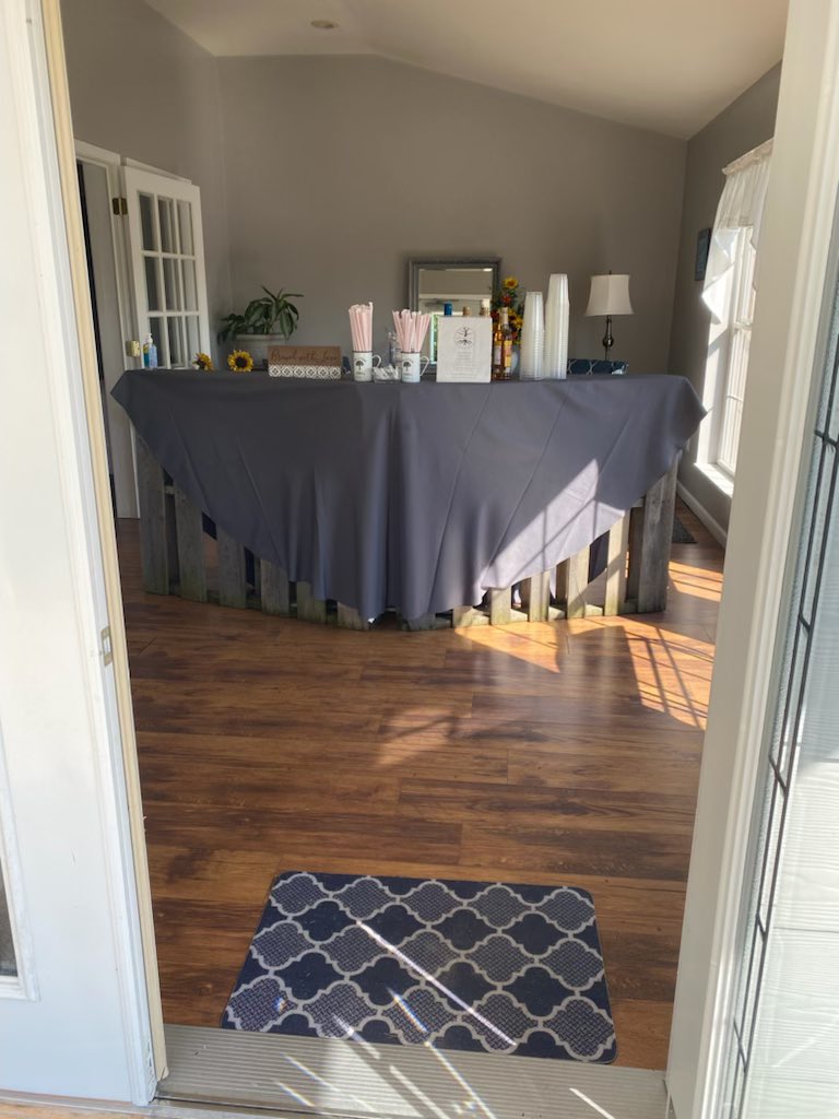 CoachDalton89's tweet photo. Deeply Rooted Cafe is set up inside The Sunroom at The Brick in Frankfort! Stop by the front entrance and you’ll find Adena Alum &amp; Frankfort’s own @kmoss0501 slinging the usual favorite drinks BUT also…

PUMPKIN SPICE COLD BREW!!!

#DeeplyRooted #DRCrew https://t.co/EstP0We477