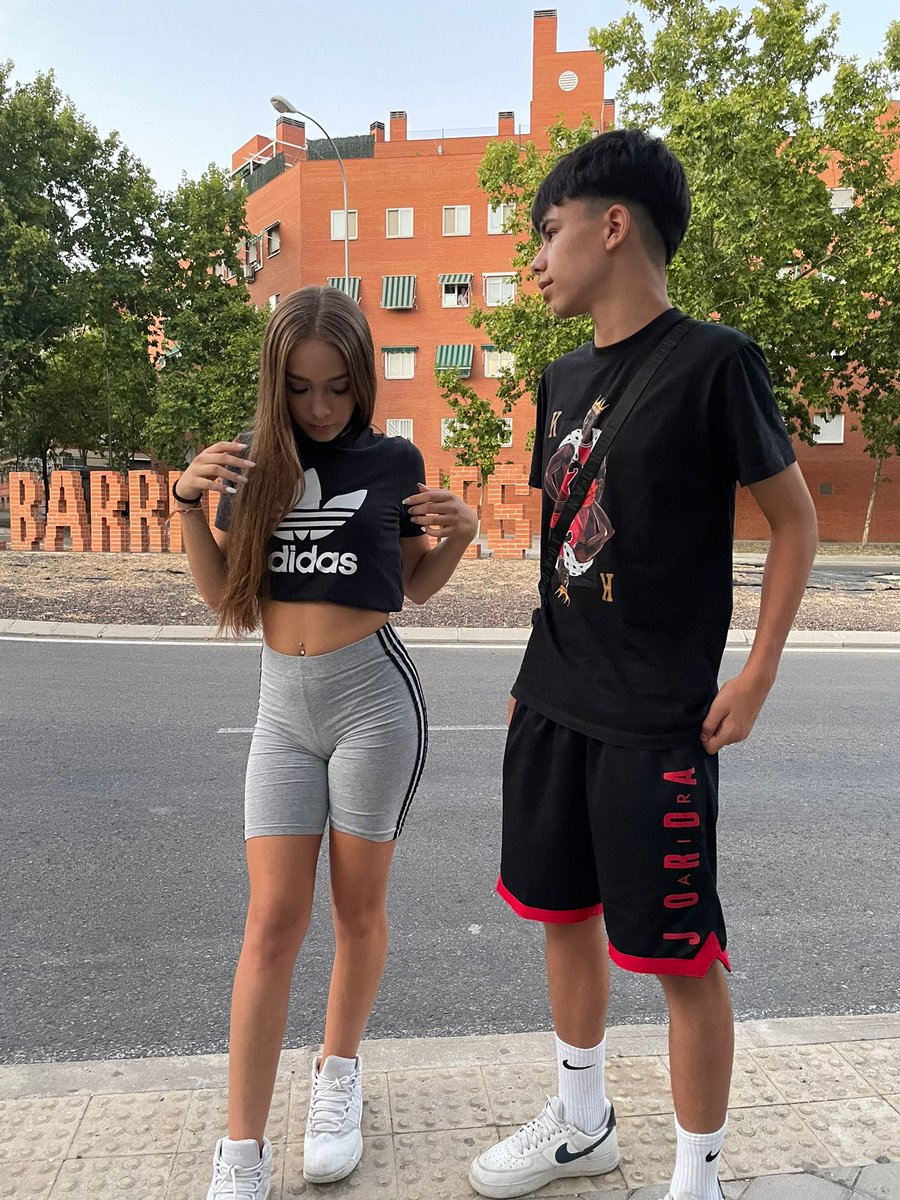 Samu23_fn's tweet photo. Simplemente gracias a estas personas por darme el mejor verano de mi vida a pesar de todos los problemas q hayamos tenido sin duda el mejor verano de mi vida de nuevo gracias a todos y más gente con la q no tengo fotos https://t.co/x3fyqAMxs0