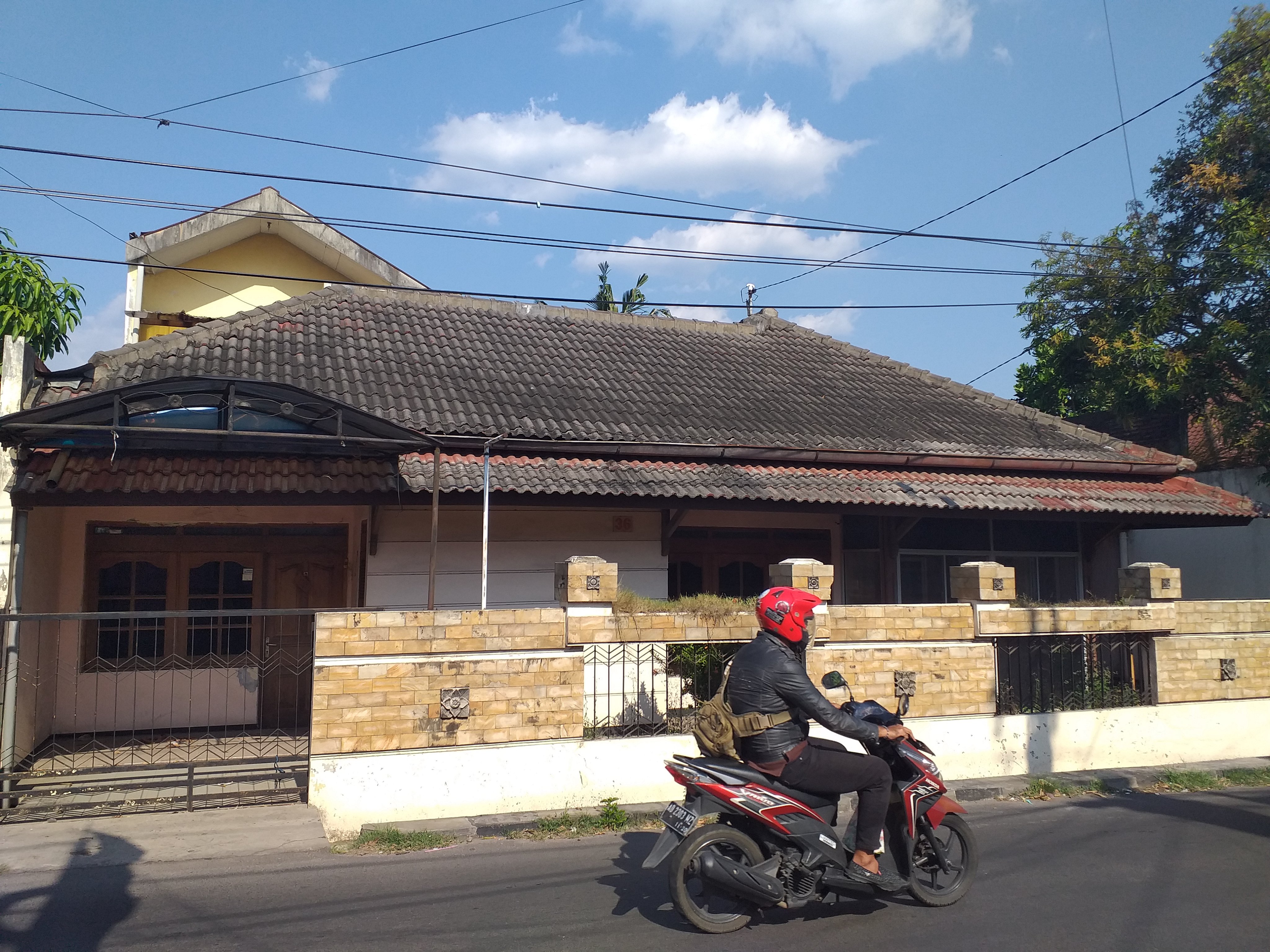 Ogie Hartantyo On Twitter Renovasi Rumah Tua Menjadi Pet Shop Dan Veterinary A Thread Https Tco BZwNLWBFxm Twitter