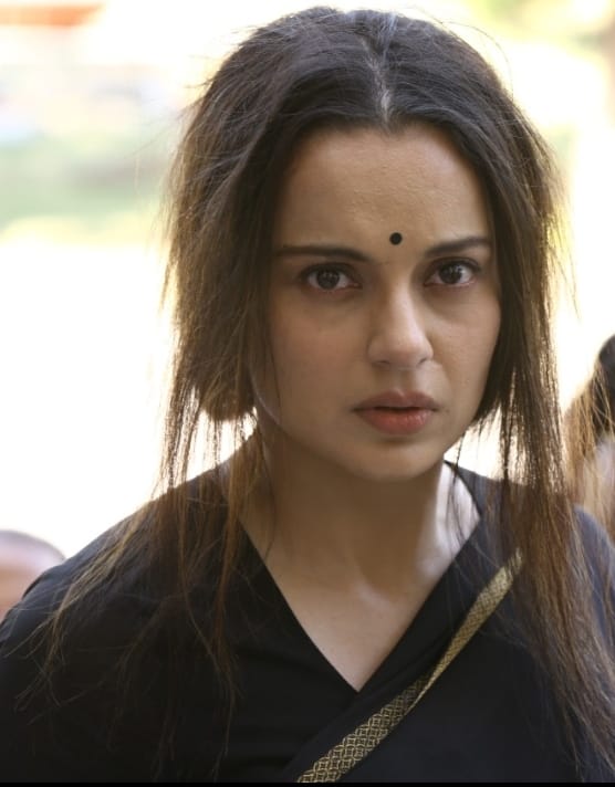 #OneWordReview... #THALAIVII: POWERFUL. Rating: ⭐⭐⭐⭐️ One of the most powerful biopics to release on the #Hindi screen… Loads of drama + strong emotions + bravura performances [#KanganaRanaut and #ArvindSwami pitch in award-worthy acts] are major aces. #ThalaiviiReview