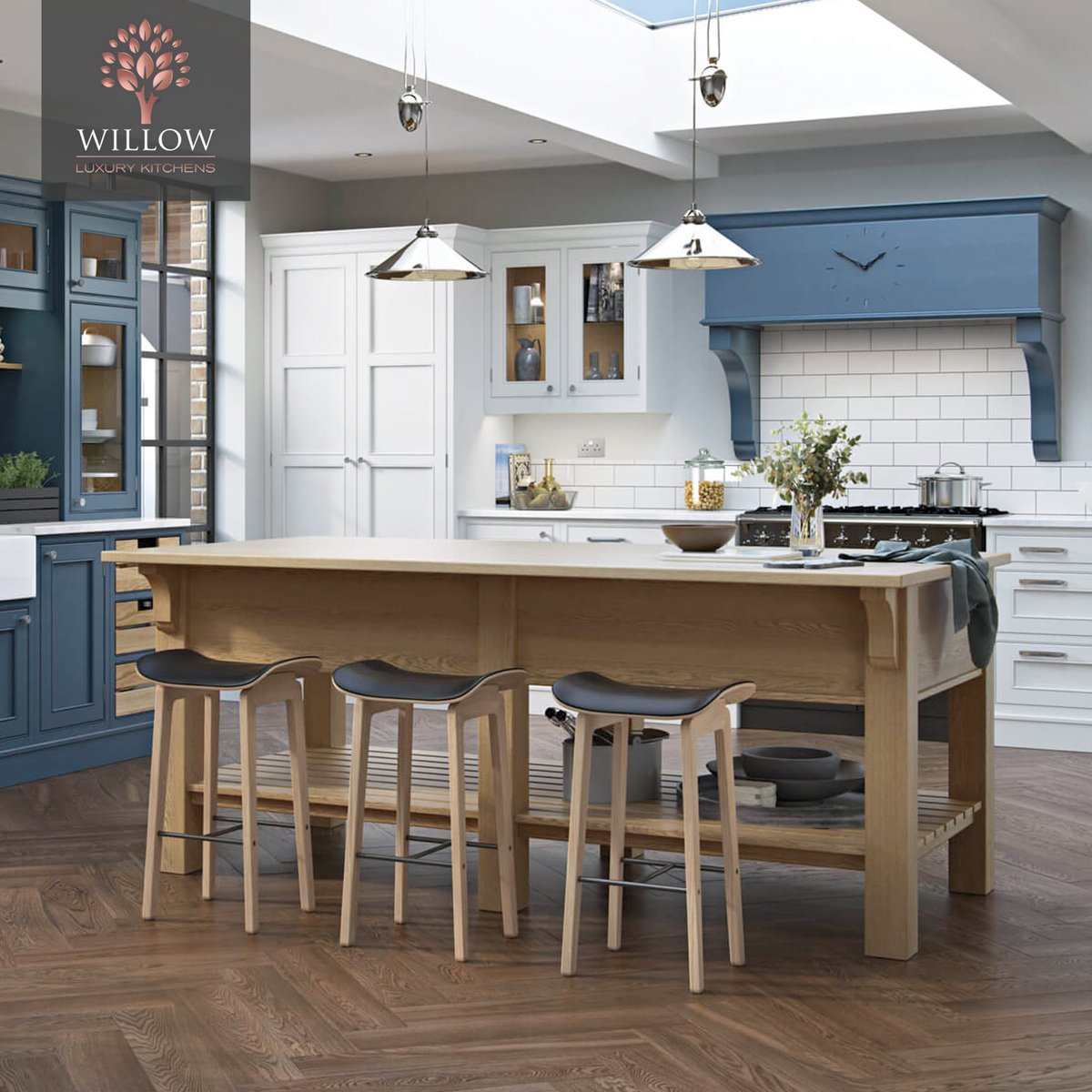 THE WILLOW LAWRENCE KITCHEN...
Showcased in a contemporary setting, the Lawrence farmhouse-style kitchen shows its versatility with its unique door profile and selection of elegant, yet functional accessories. 

Visit our website for more information: willowluxurykitchens.co.uk/book-a-consult…