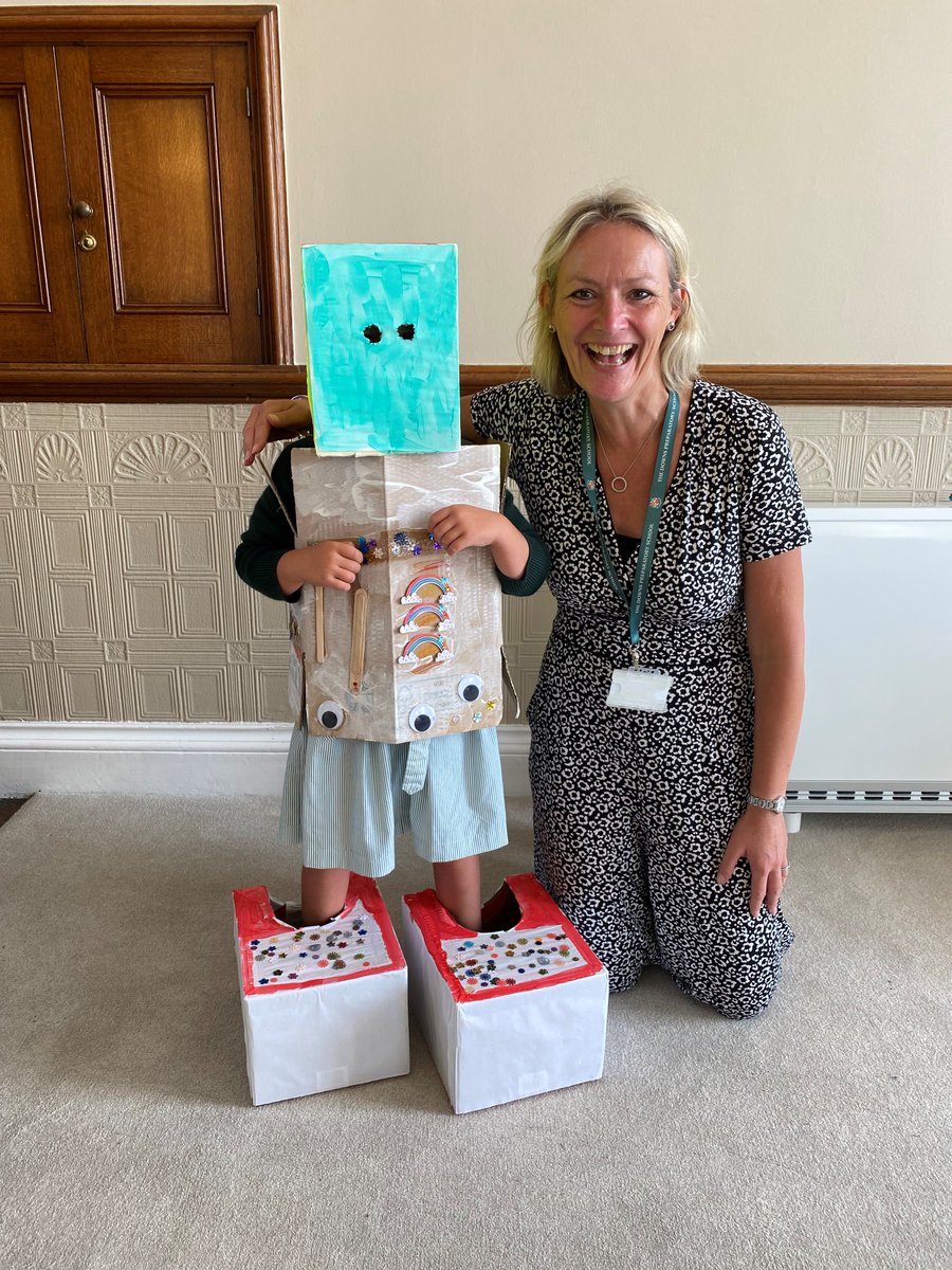 Mrs Isaachsen has been enjoying sharing holiday work with some of the pupils. She had a surprise visit from a Year 2 pupil who had been busy with a recycling activity!
#amazingwork #backtoschool2021 #thedownspreparatoryschool #bristolpreparatoryschool  #explore #express #excel