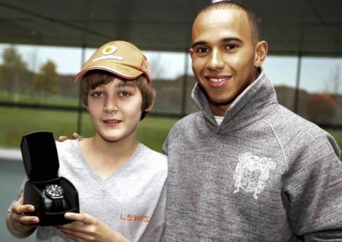Old photo of Lewis Hamilton and George Russell. Twitter.