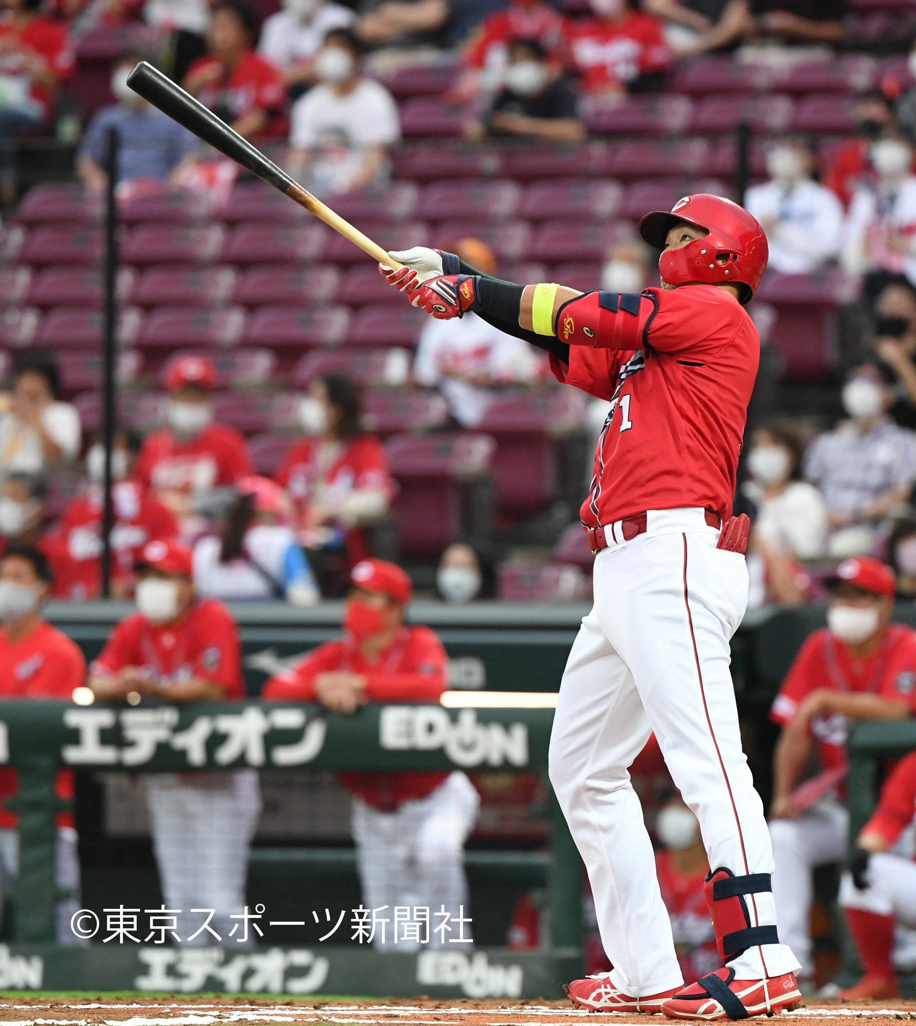 広島カープ　鈴木誠也　プロモデル　トレーニングジャケット(練習着) 　М 広島カープ 鈴木誠也 プロモデル トレーニングジャケット(練習着