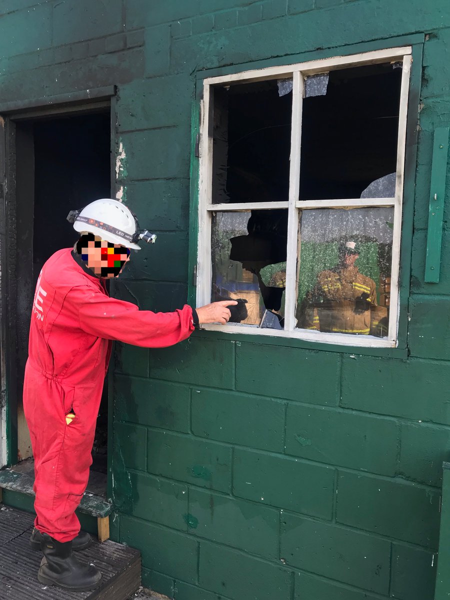 .@CSI_Lois is currently on her #FireInvestigation course with @GATR_FIRE and this morning, they're on the fire ground looking at the effects fire has on glass 🔥🕵🏻🚒🚓 #SWFLive