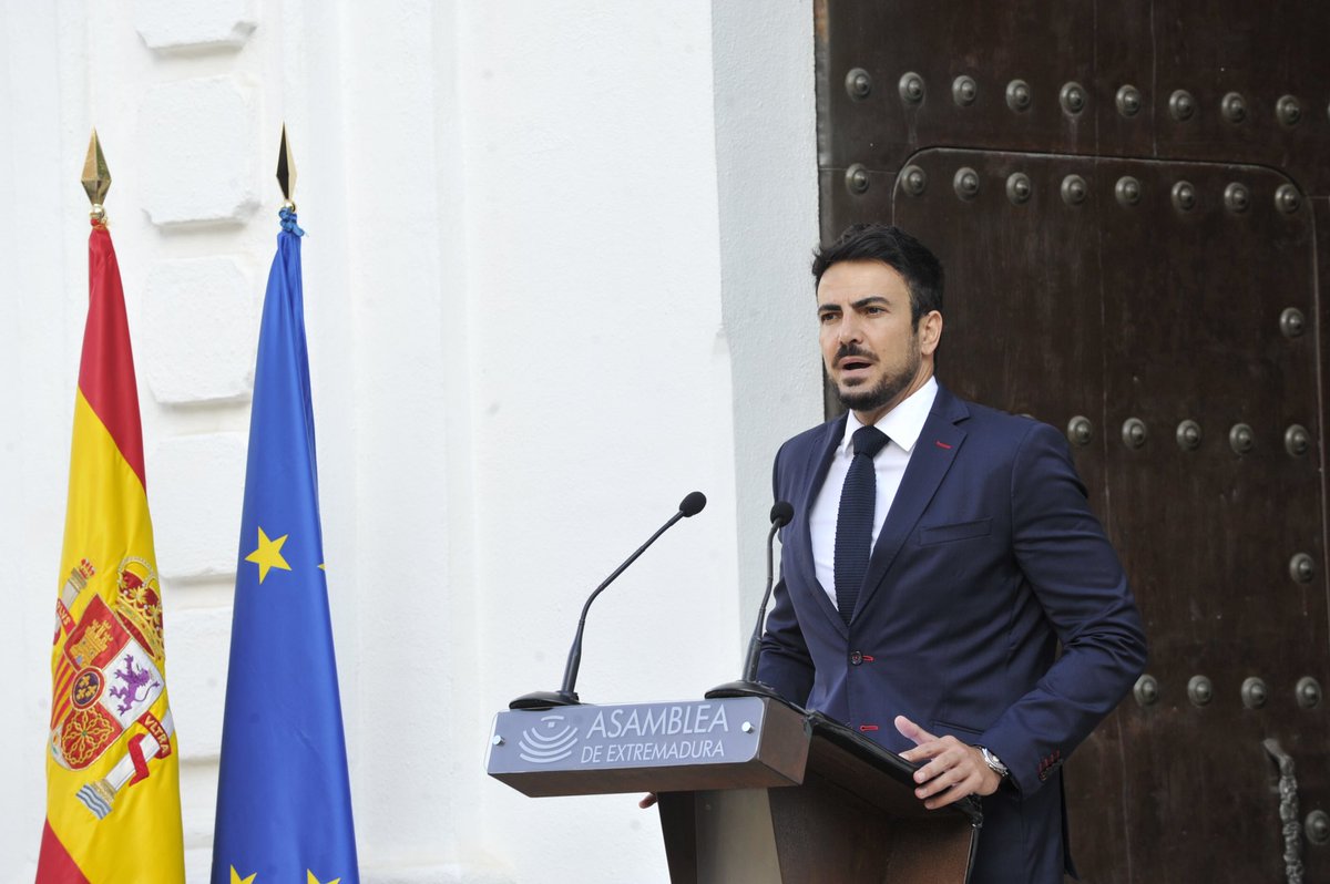 🚨 Hay que alzar la voz para pedir la industrialización de Extremadura…

🧡 Y conseguir que tener un proyecto de vida sea una realidad.

🍊🗣 @Salazar_David_: “Nuestro reto es luchar porque formar una familia en Extremadura no sea una locura”.

🗞 bit.ly/3zSkDEa