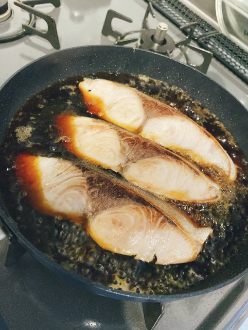 Tバック履いたお尻みたい 