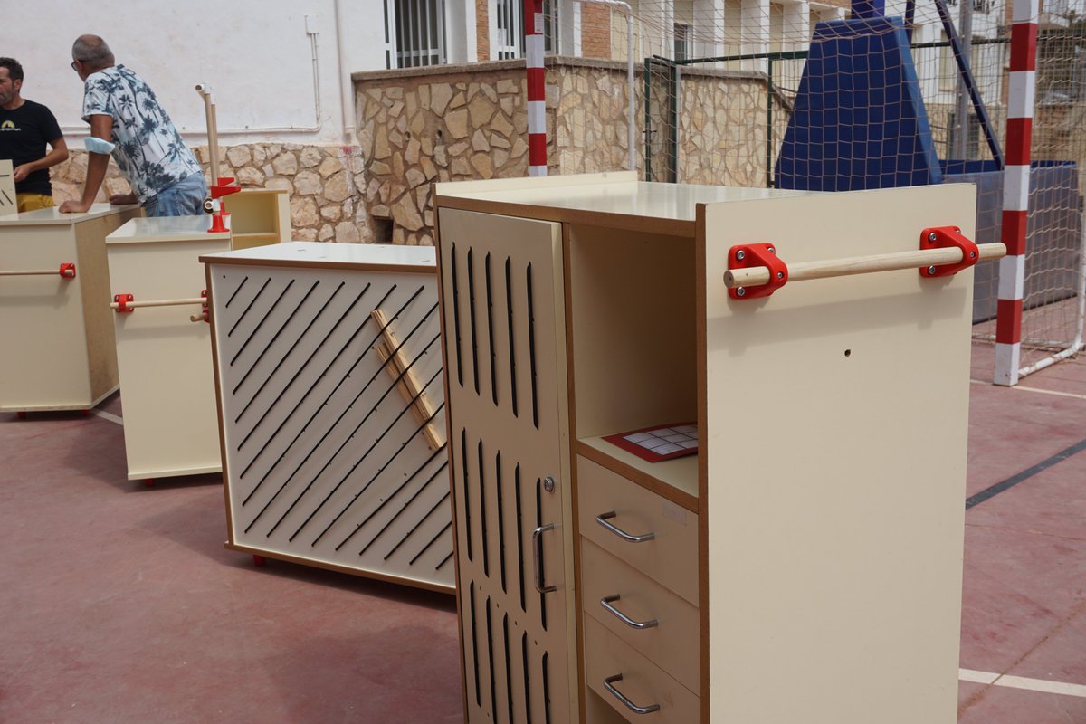 Makeatuvida's tweet photo. Primers prototips del mobiliari escolar creats amb els equips docents dels dos centres del CRA Terra de Riuraus a Alcalalí i Llíber (Marina Alta, Alacant), dins del programa #planae @redplanea.
#transformar #rural #mobiliariescolar #apilable #mòbil #accessible #plugins #remoblar https://t.co/JzcXhFZltd