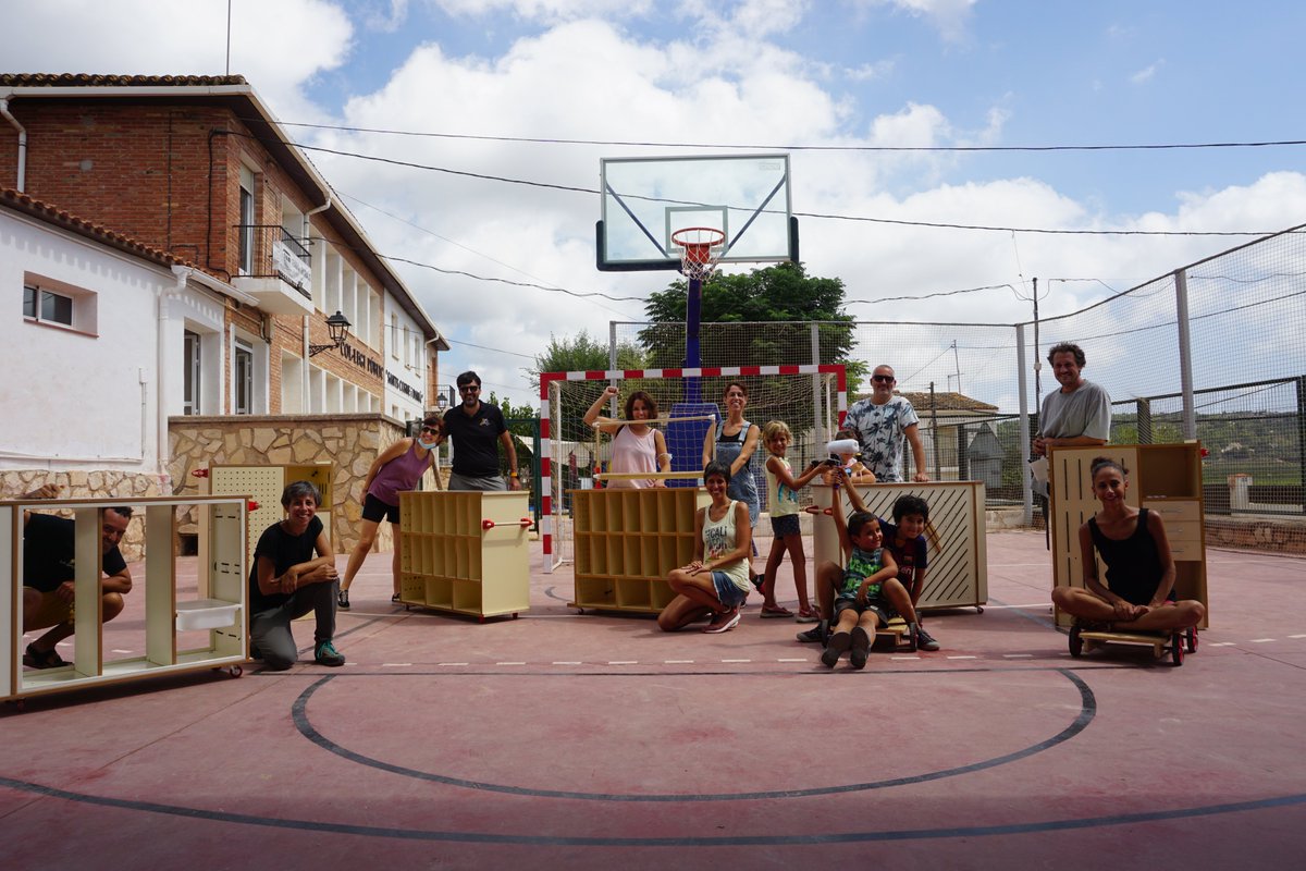 Makeatuvida's tweet photo. Primers prototips del mobiliari escolar creats amb els equips docents dels dos centres del CRA Terra de Riuraus a Alcalalí i Llíber (Marina Alta, Alacant), dins del programa #planae @redplanea.
#transformar #rural #mobiliariescolar #apilable #mòbil #accessible #plugins #remoblar https://t.co/JzcXhFZltd