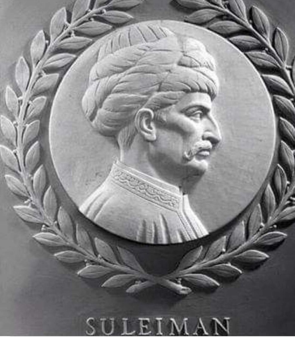 abd kongre binasında tarihin en büyük kanun yapıcısının portresi vardır. 
Kanuni Sultan Süleyman da bu 23 kişiden biridir. 

#KanuniSultanSüleyman
