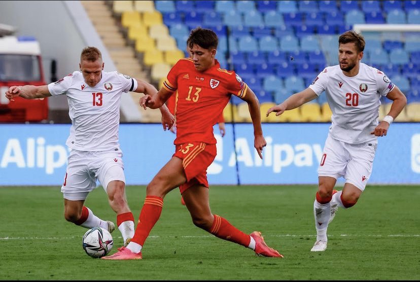 Huge congratulations to @RubinColwill on making your competitive debut for @Cymru in the 3-2 World Cup qualifier win over Belarus 🏴󠁧󠁢󠁷󠁬󠁳󠁿 🇧🇾#OmniSports #International #Debut