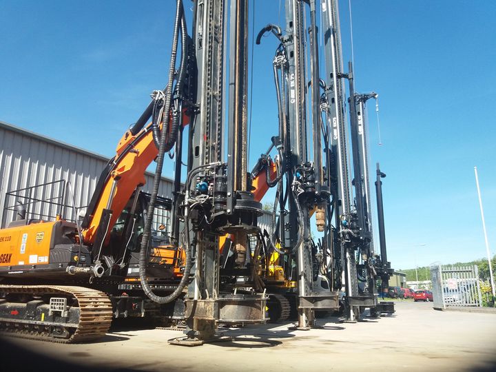 Interested in hiring from us? Prior to rental, our team like to know as much as possible about your individual project requirements and specifications. 
Call us on 01985 219192 to discuss your needs. #piling #planthireuk #constructionuk