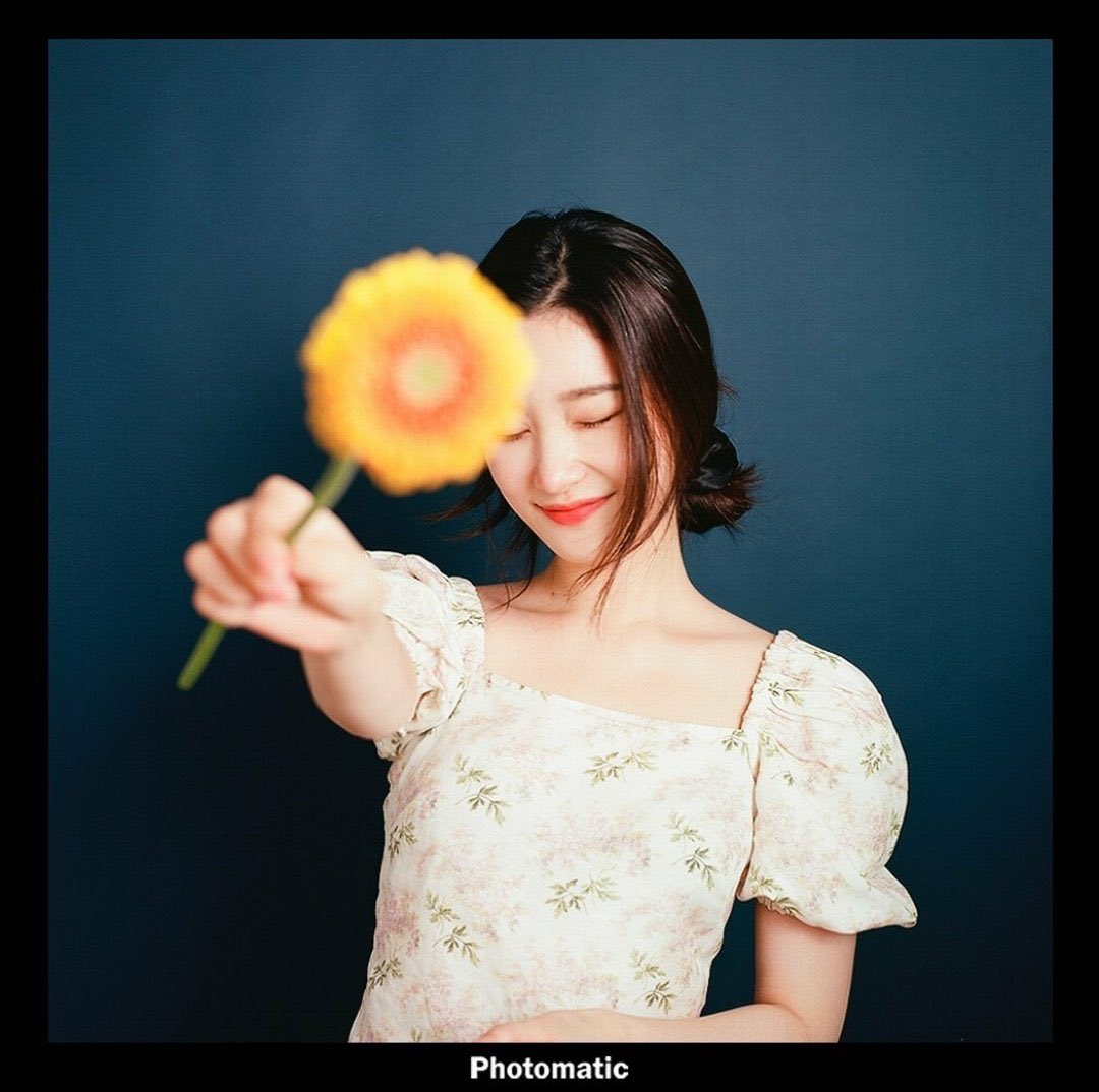 coenfflf's tweet photo. Ladies and gentlemen, Jung Chaeyeon. 🖤 https://t.co/41UgbAXA0s
